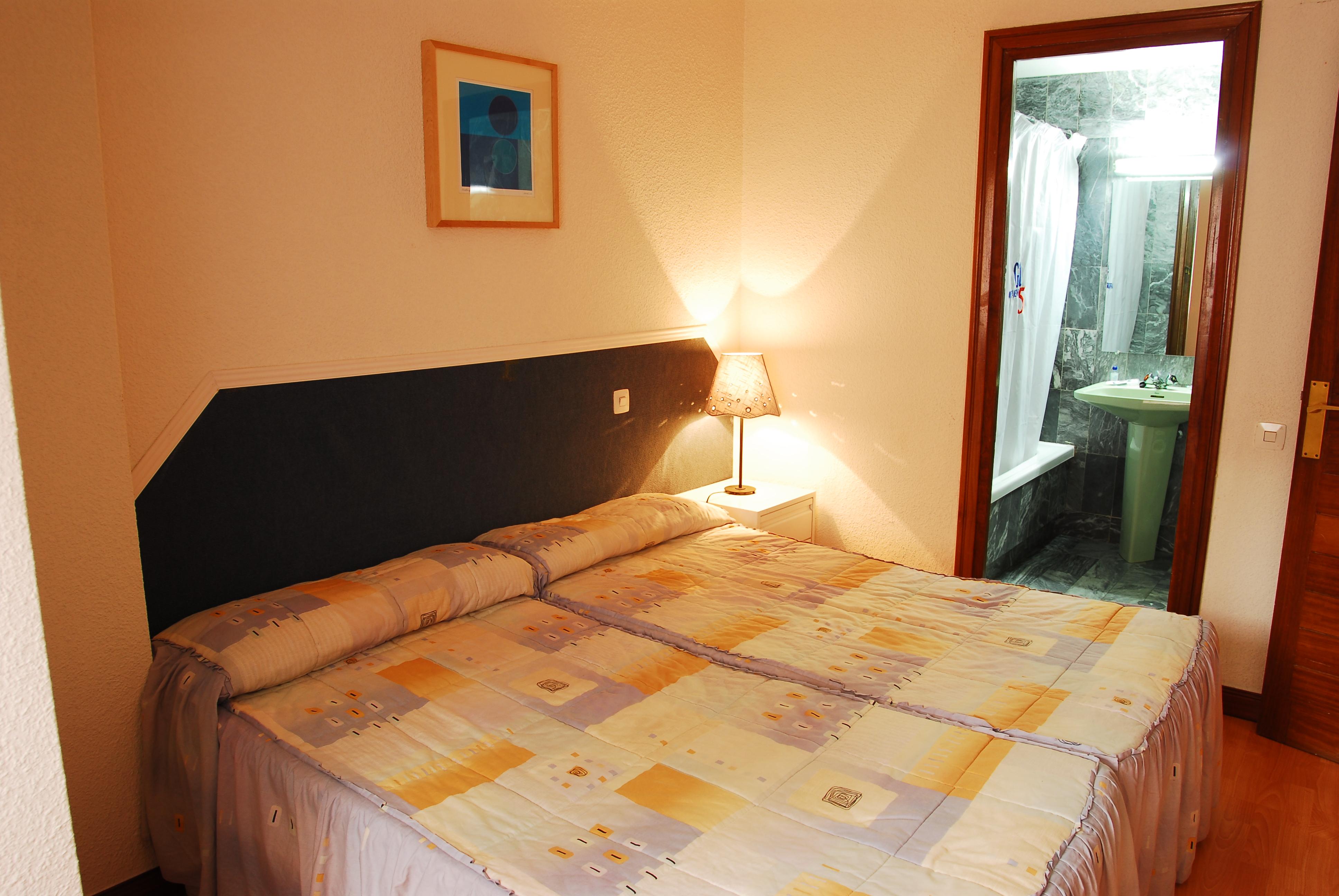 Apartamentos Goya 75 Madrid Bagian luar foto
