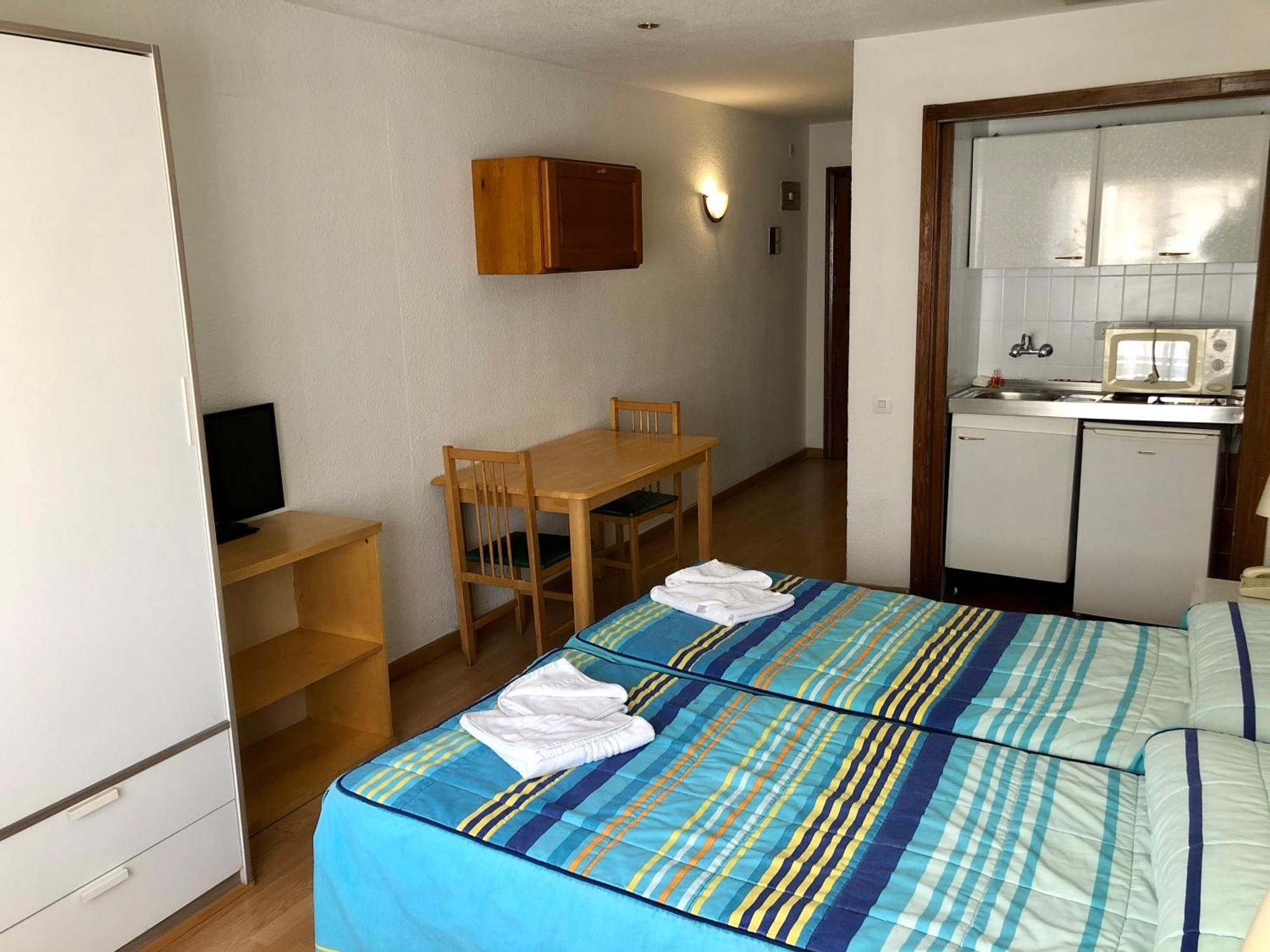 Apartamentos Goya 75 Madrid Bagian luar foto
